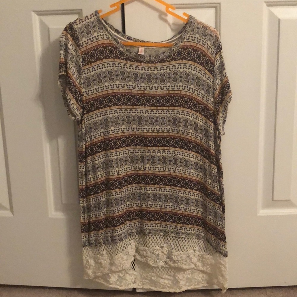 🧺 Xhilaration Cap Sleeved Top Size M 🧺